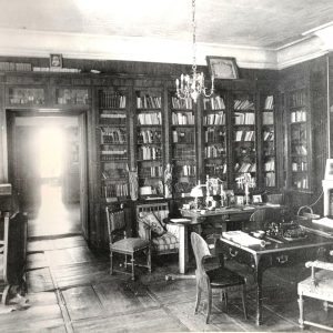 biblioteka pałacowa ok. 1930 r.